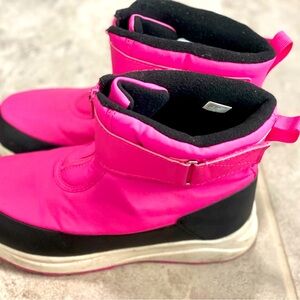 Pink snow boots